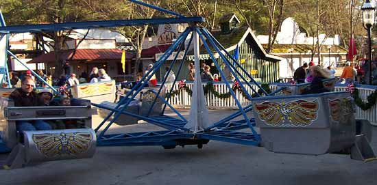 Dollywood's Twist 'N Shout Scrambler Ride