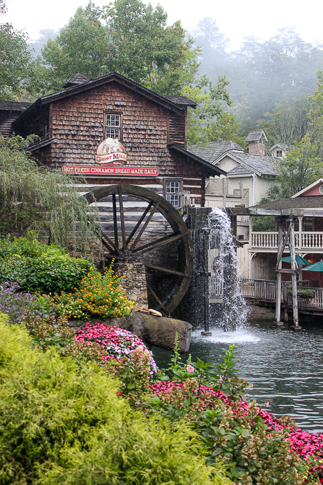 Dollywood Theme Park, Pigeon Forge, Tennessee