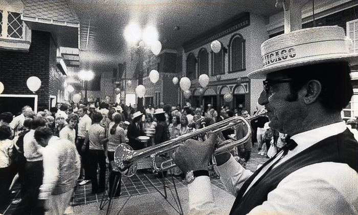 Old Chicago Shopping Center & Amusement Park, Bolingbrook Illinois