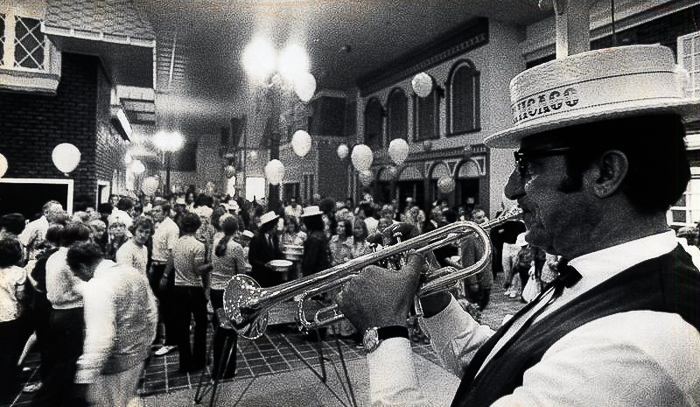 Old Chicago Shopping Center & Amusement Park, Bolingbrook Illinois