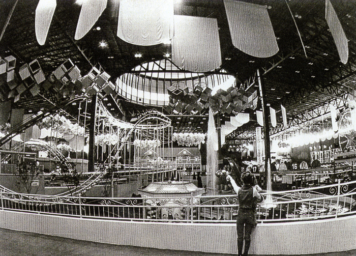 Old Chicago Shopping Center & Amusement Park, Bolingbrook Illinois