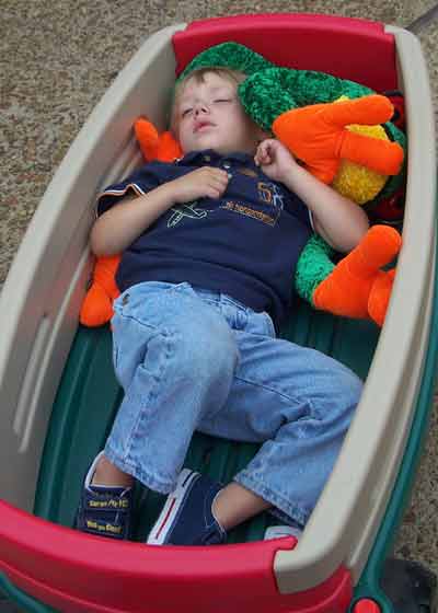 Bond passed out @ Six Flags St. Louis