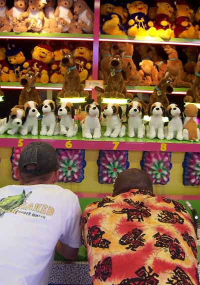 Craig & Bob playing a game @ Six Flags St. Louis