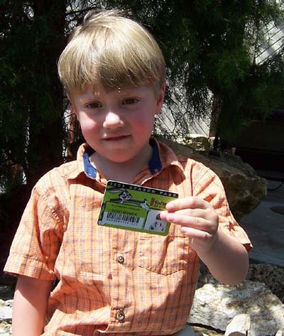 Bond getting his first Six Flags St. Louis Season Pass