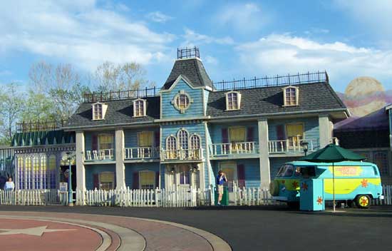 Scooby Do and the Haunted Mansion at Six Flags St. Louis
