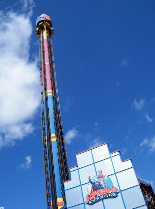 The Superman Drop Ride at Six Flags St. Louis, Eureka, Missouri