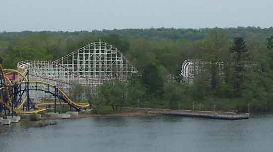 Raging Wolf Bobs coaster @ Six Flags Worlds of Adventure